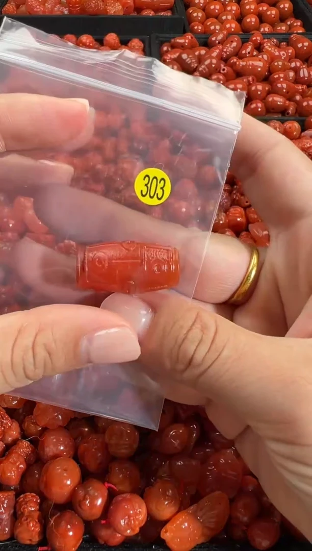 颈饰未镶嵌南红玛瑙1