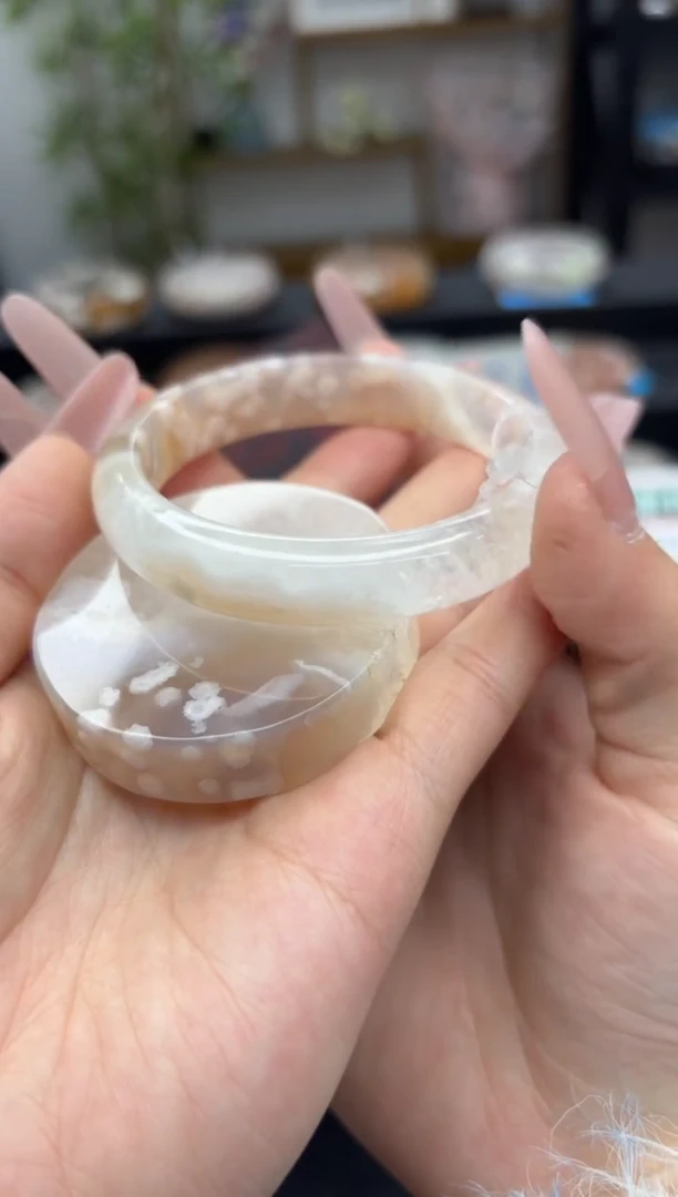 【闪购商品】石英质玉手镯未镶嵌A110(55圈赠送镯心)