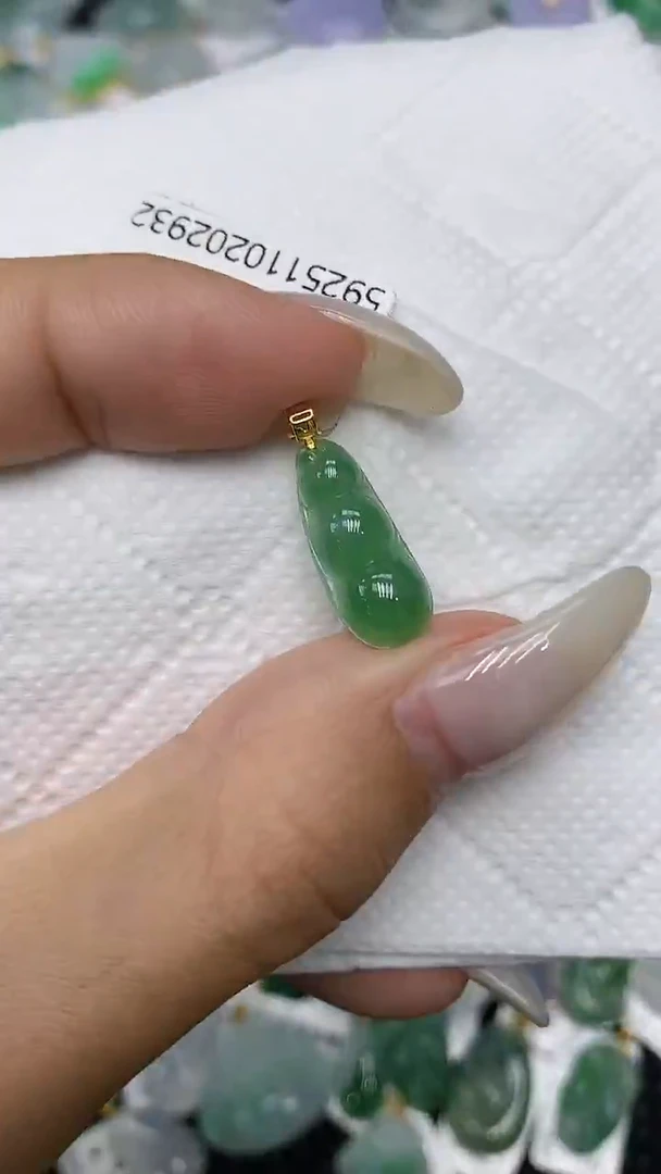 颈饰18K金镶嵌翡翠111111111111111