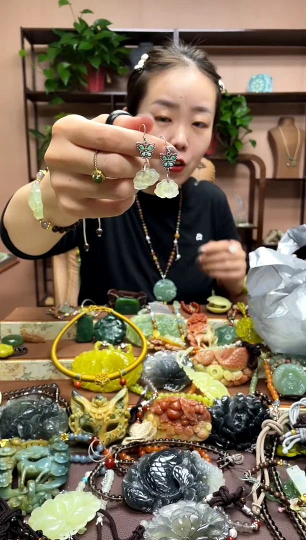 银S925镶嵌岫玉颈饰·