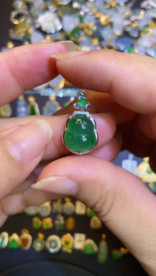 翡翠18K金镶嵌吊坠(不含链)1