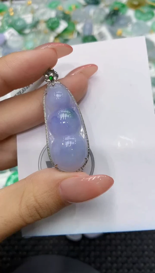 颈饰18K金镶嵌翡翠111111111111
