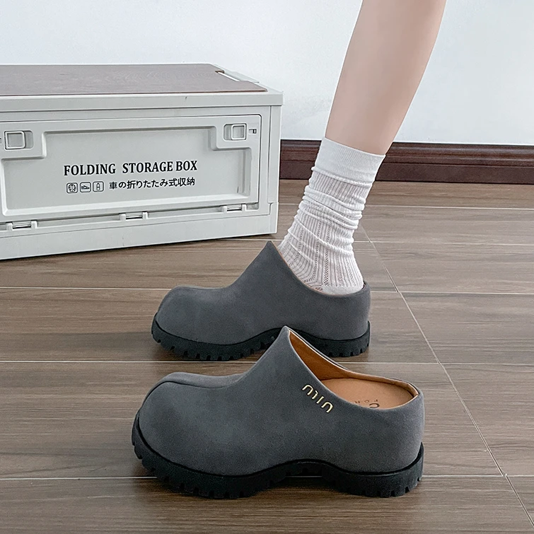 复古休闲软底超火拖鞋女2025春季新款外穿港风一脚蹬厚底包头拖潮