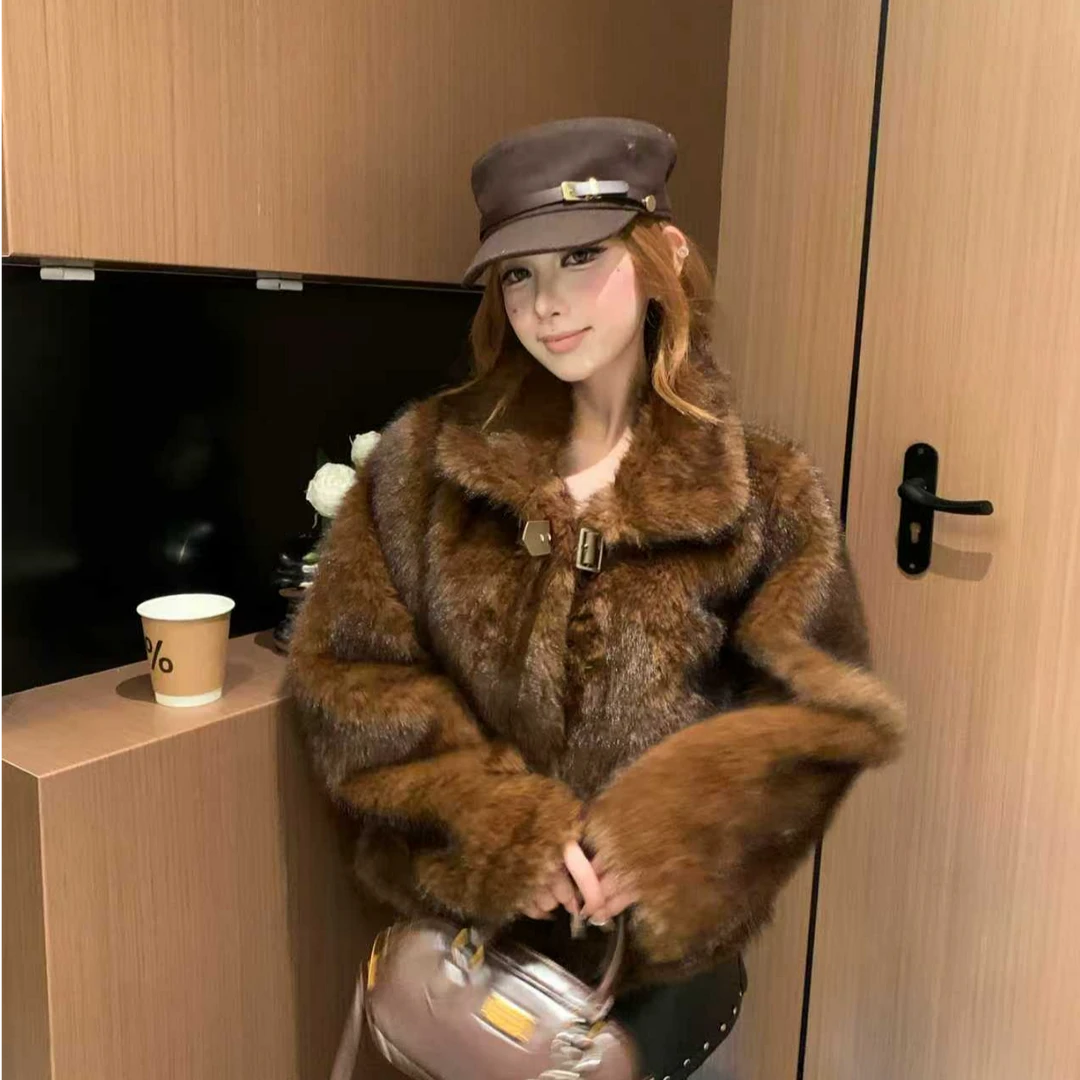 2025新款环保毛毛女高级感短款外套冬季皮毛一体气质外套