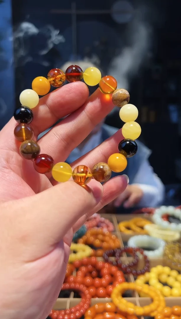 手串琥珀未镶嵌11左右