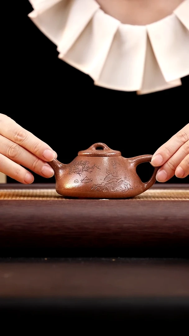 茶壶紫砂紫玉金砂刻绘子冶