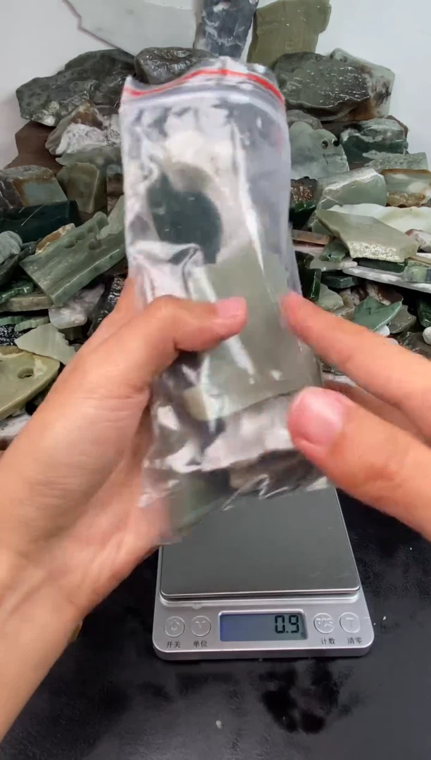 未镶嵌和田玉摆件2