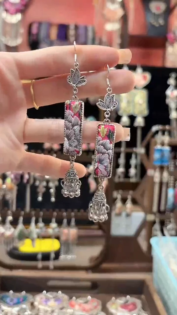 织绣 云织谣民族风精美饰品   424