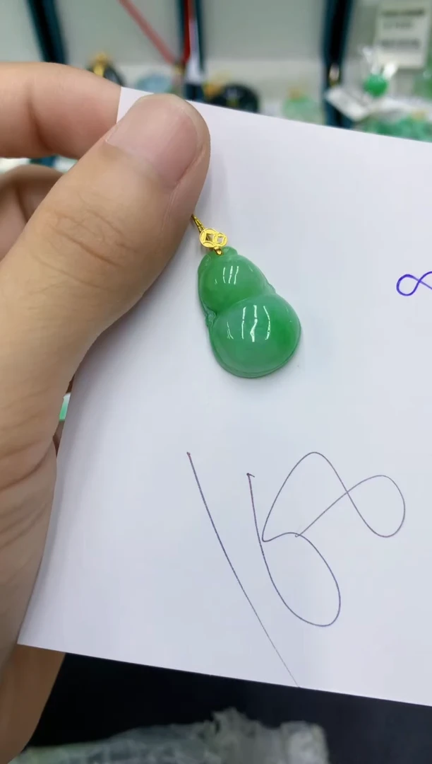 翡翠18K金镶嵌颈饰11111111111