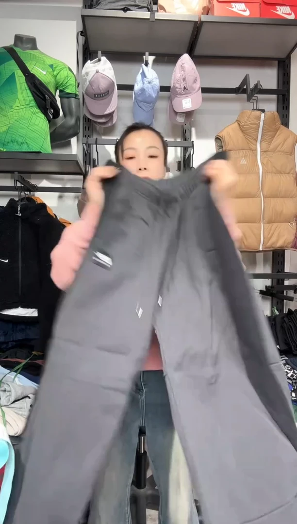 1072编码 瑕疵款直播间过款为准 尺码    身高  L