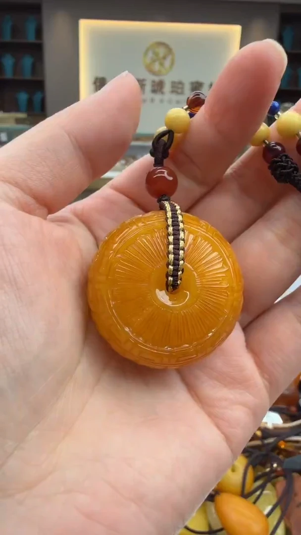 琥珀颈饰未镶嵌68秒拍号 假一罚三