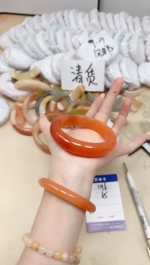 未镶嵌手镯石英质玉196/65