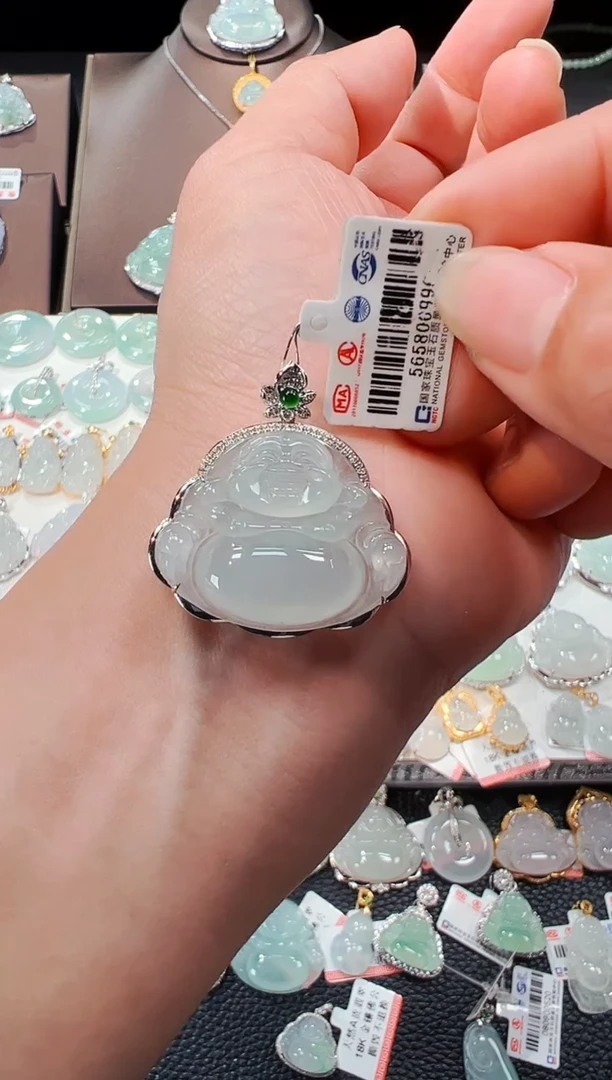 【闪购商品】翡翠吊坠(不含链)18K金镶嵌佛公吊坠990