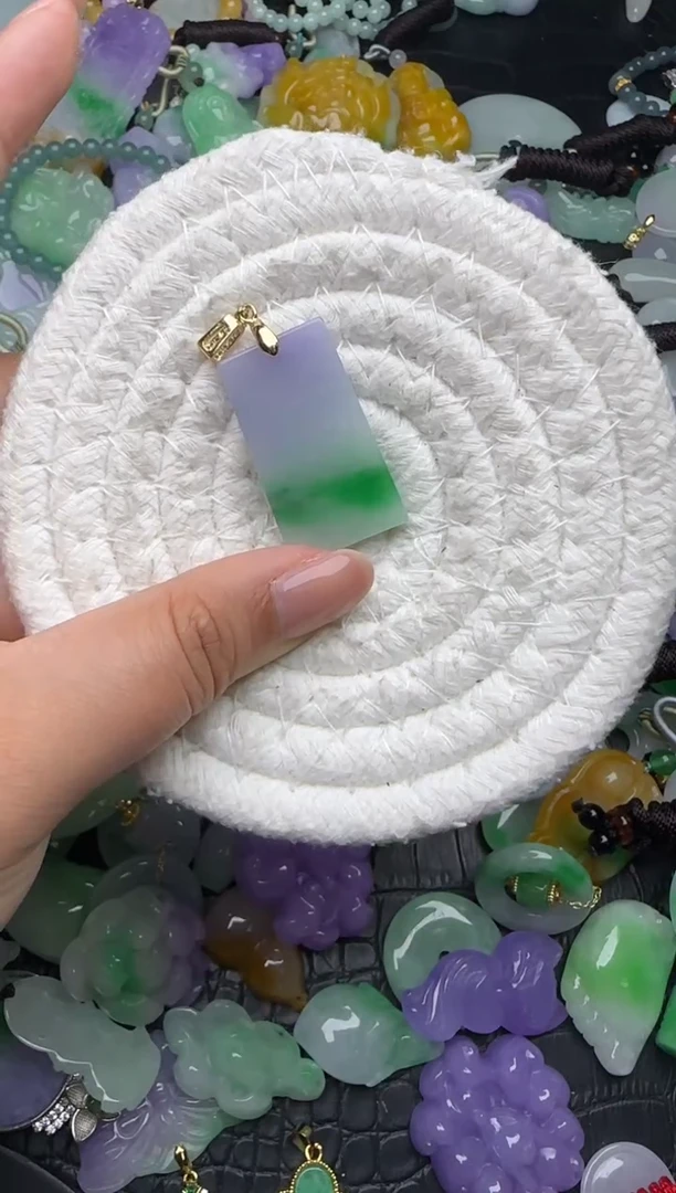 颈饰未镶嵌翡翠缅甸翡翠吊坠