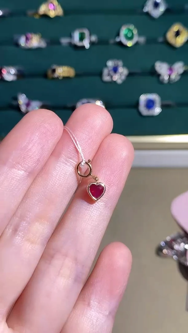 18K金镶嵌吊坠红宝石63