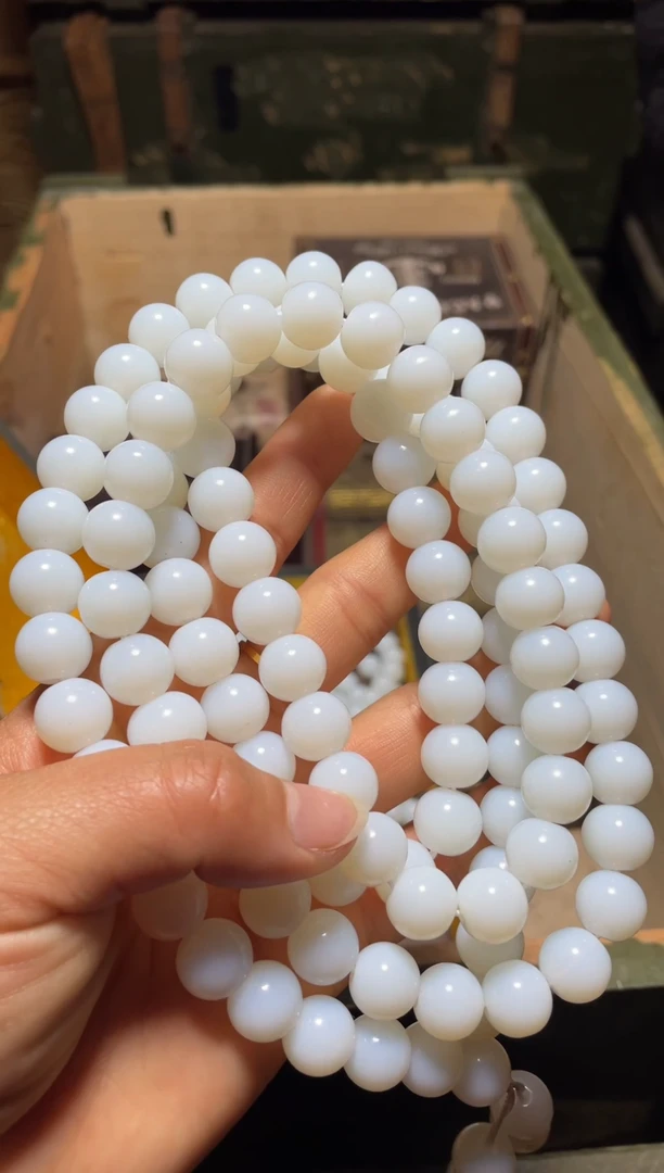 【闪购商品】白项链1件卡1.2