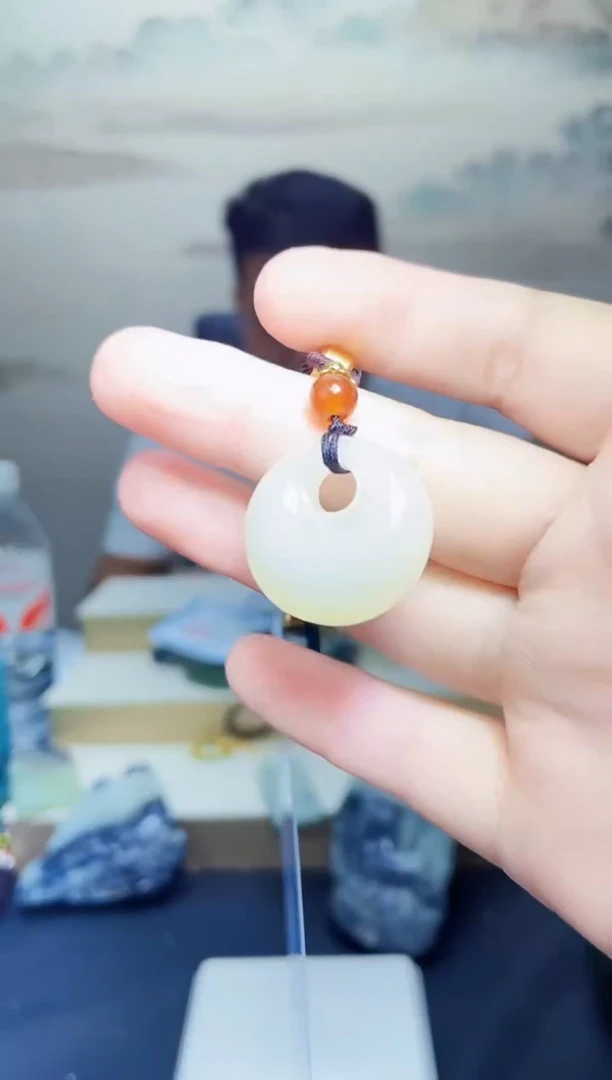 和田玉未镶嵌颈饰1