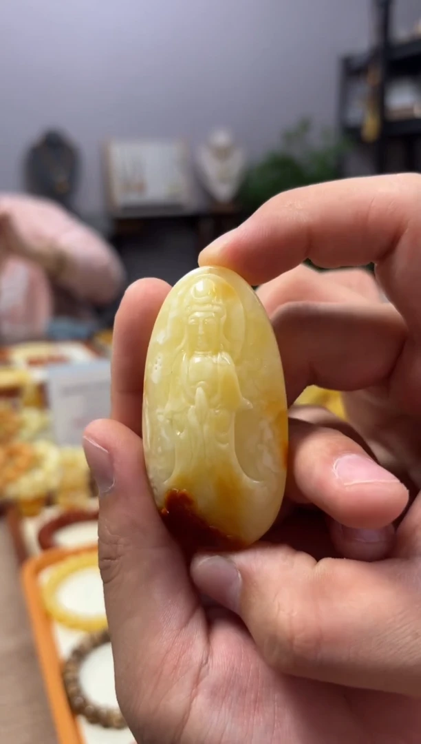 【闪购商品】蜜蜡裸石未镶嵌雕刻