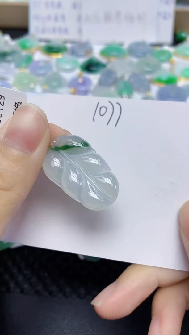 翡翠18K金镶嵌颈饰天然缅甸翡翠A货