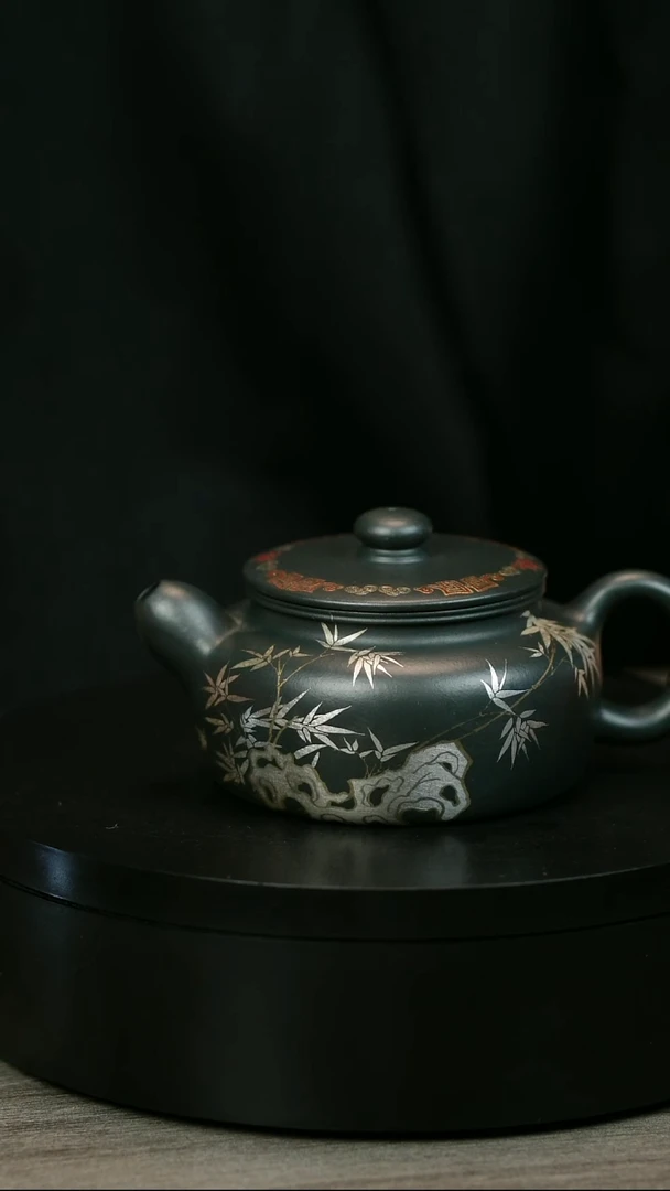 茶壶紫砂龙**下H2263余海燕墨绿描银道鸿