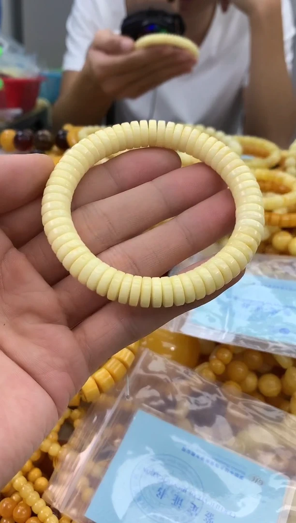 裸石蜜蜡未镶嵌手串