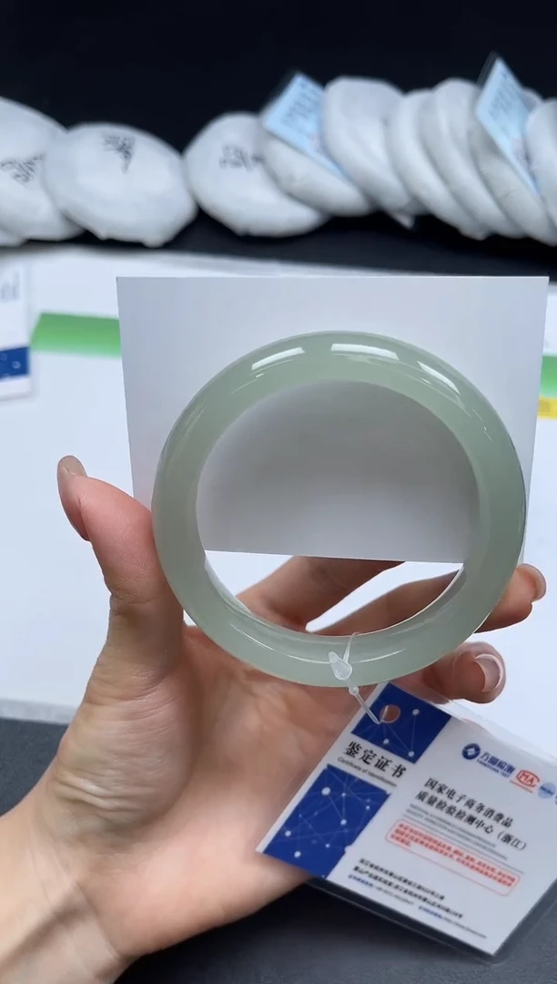 未镶嵌手镯石英质玉085-5859