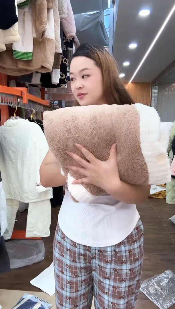 C****C咖色白边单睡袍（详情听主播讲解）