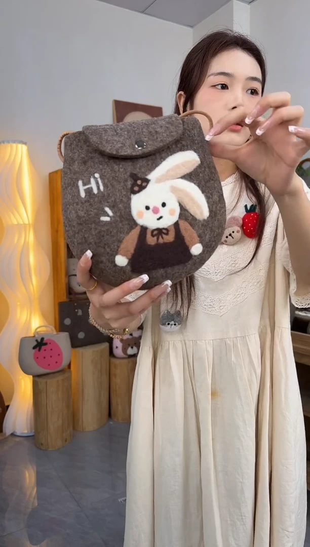 羊毛非遗纯手工 羊毛毡包包