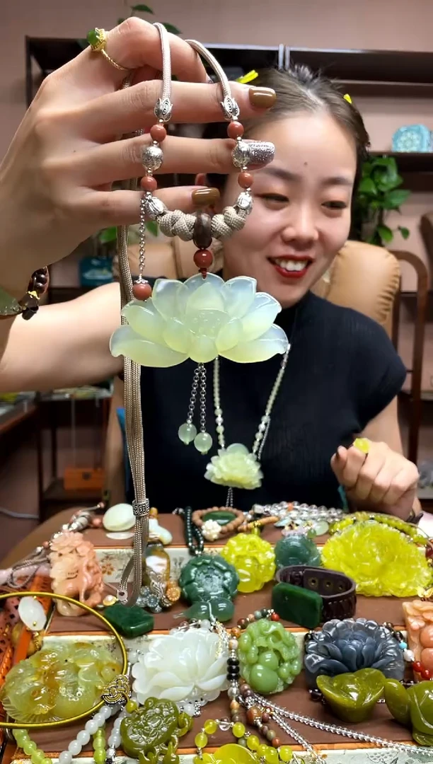 未镶嵌岫玉吊坠·