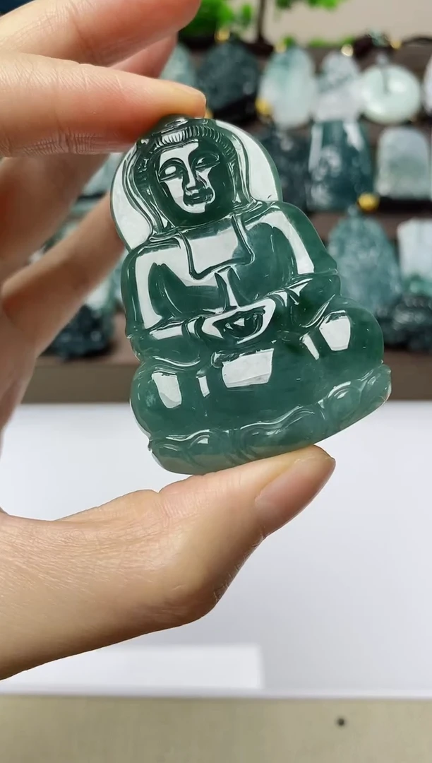 翡翠未镶嵌颈饰