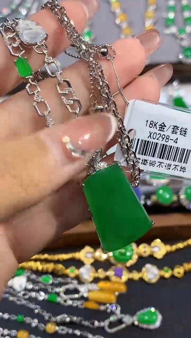 套链18K金镶嵌翡翠SY0298多样性发其一