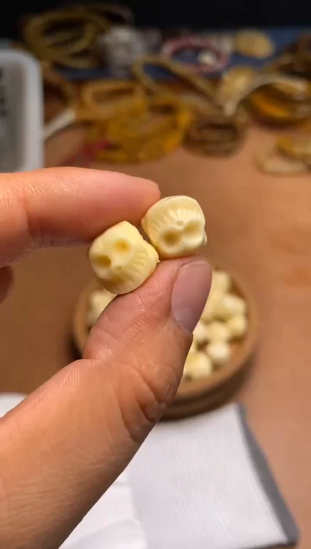 其他牛骨P176-酋长阿呆2个-有棕裂