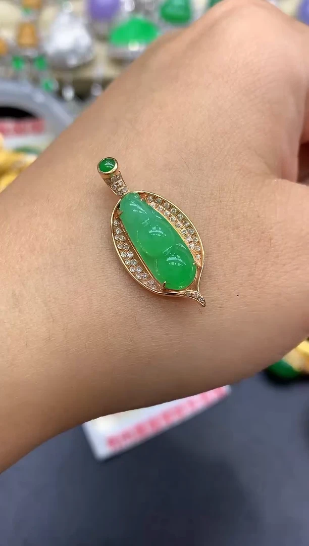 颈饰18K金镶嵌翡翠386-中国好珍宝