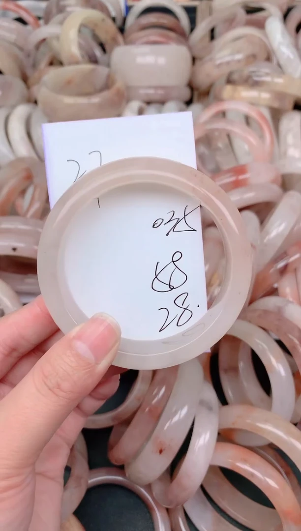 未镶嵌手镯石英质玉035