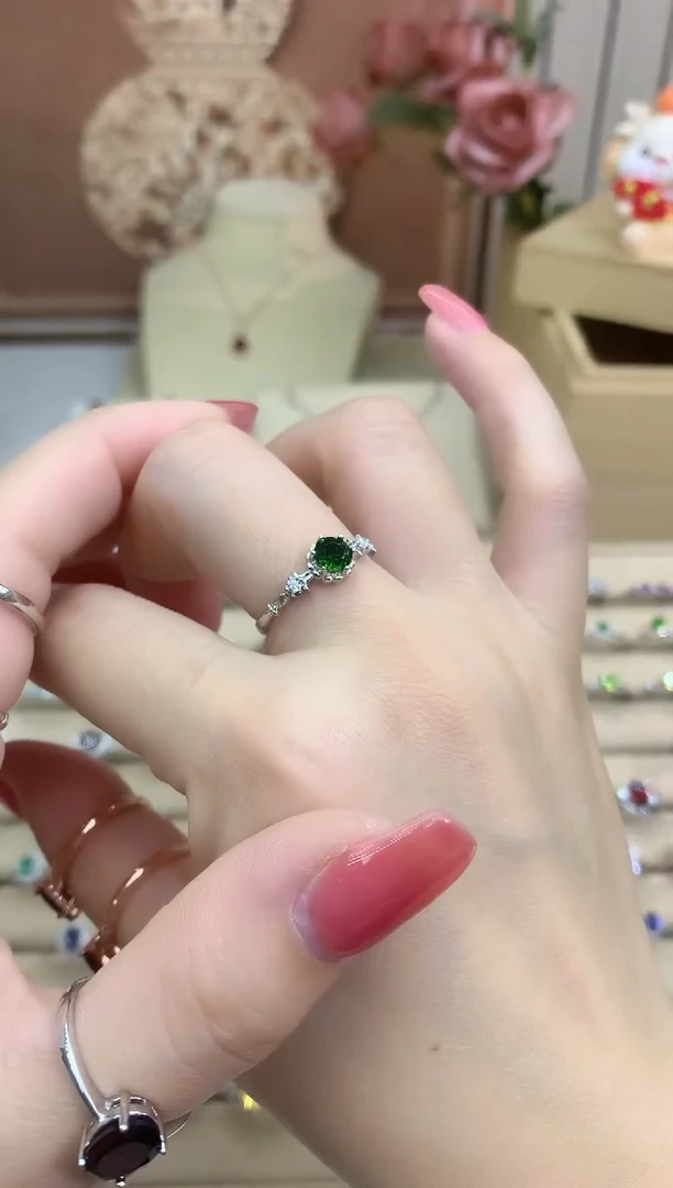 银S925镶嵌透辉石戒指透辉石