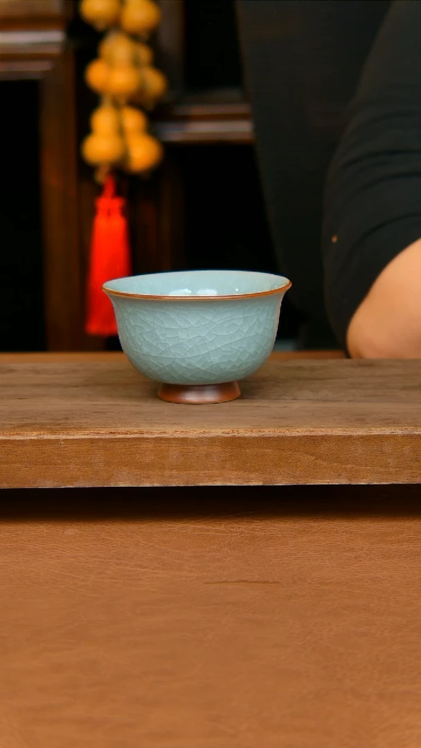 瓷片冰片压手杯原矿一级品