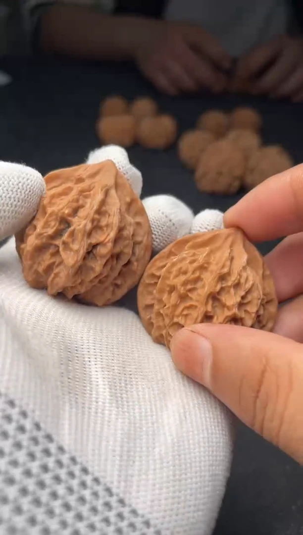 把件文玩核桃a176  灯笼  39
