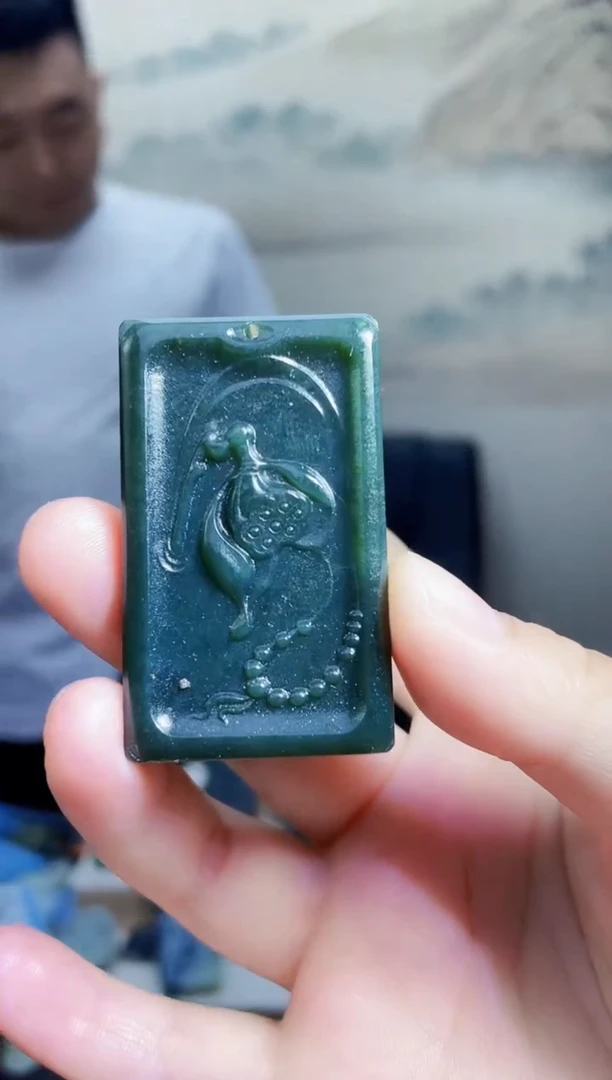 和田玉未镶嵌颈饰1