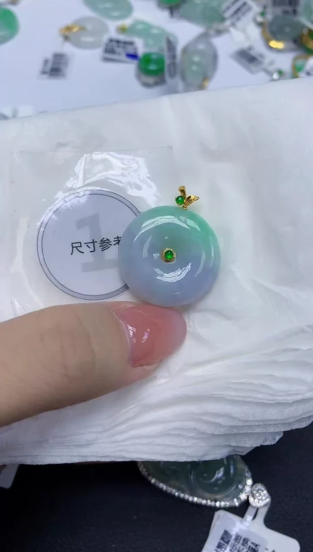 颈饰18K金镶嵌翡翠天然缅甸翡翠A货多样性发一件