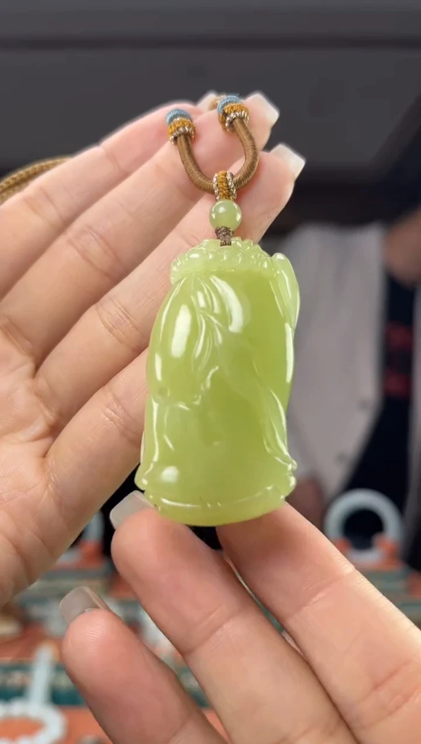 颈饰未镶嵌和田玉佩佩