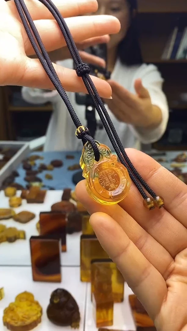 琥珀颈饰未镶嵌SN87-66（紫薇讳）