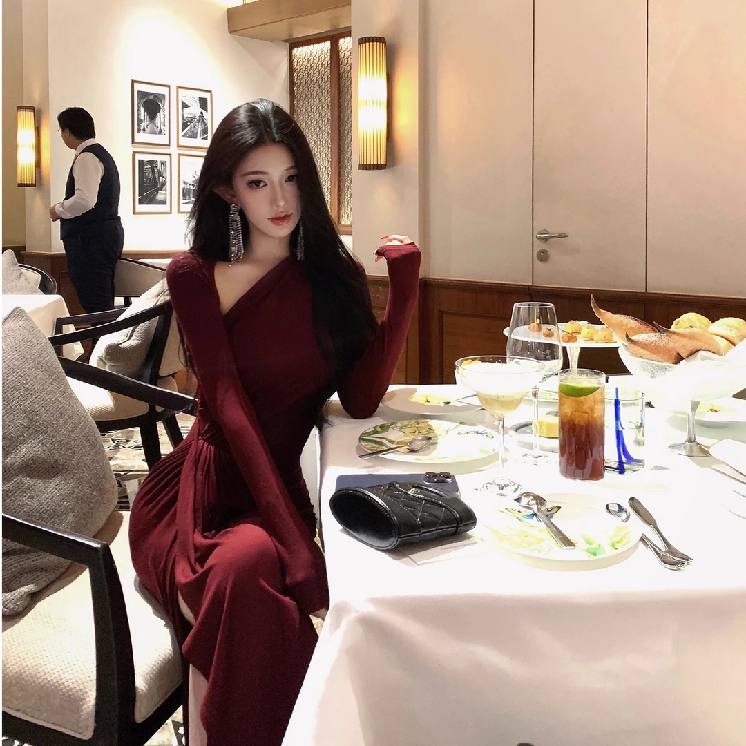 【杜塞之夜】斜肩褶皱长裙女设计感收腰修身包臀  连衣裙