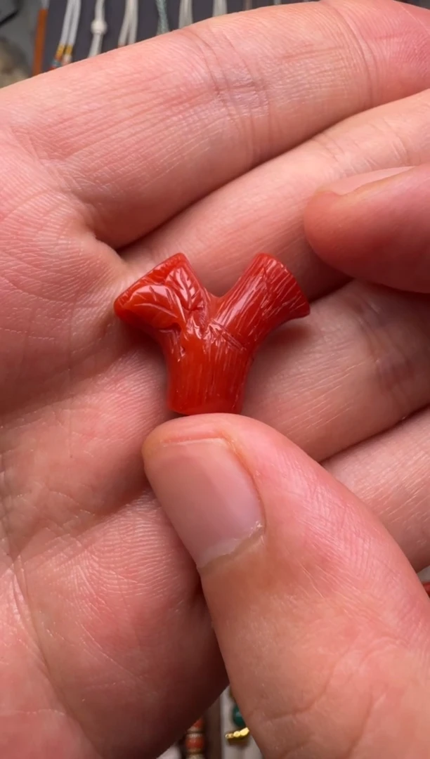 树脂制品T**O雕刻三通配饰