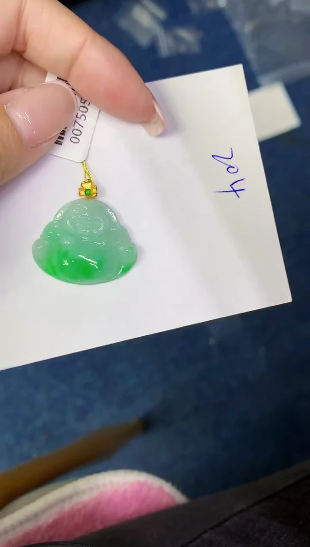 翡翠18K金镶嵌颈饰缅甸天然翡翠A货