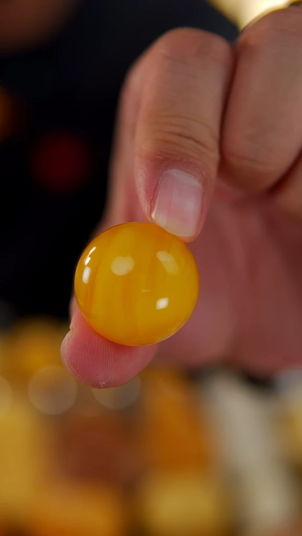 【闪购商品】蜜蜡颈饰未镶嵌金瓷白溶洞圆珠10.4