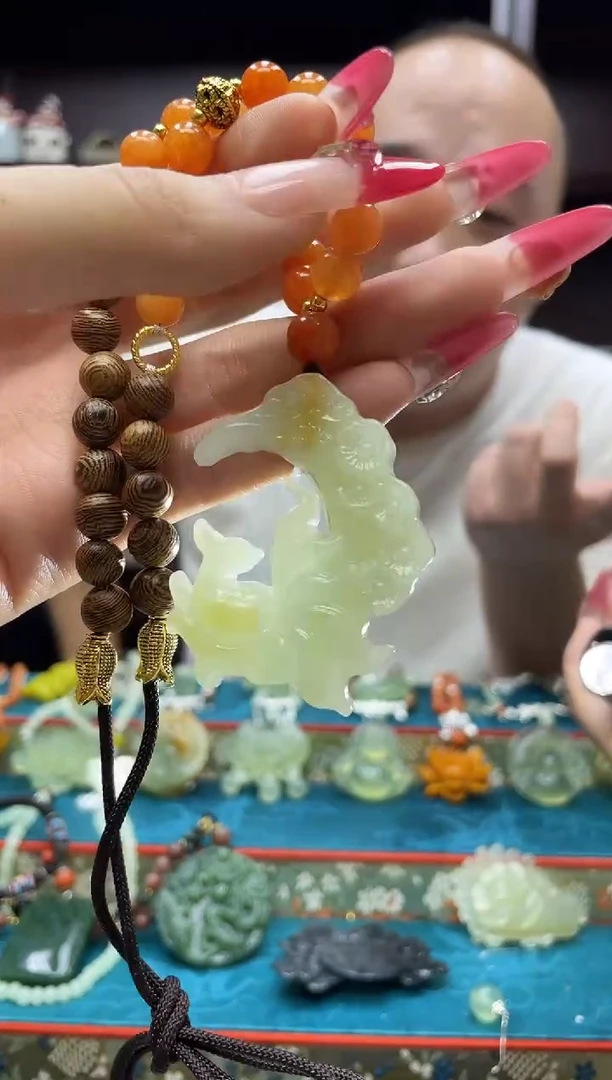 未镶嵌岫玉吊坠·