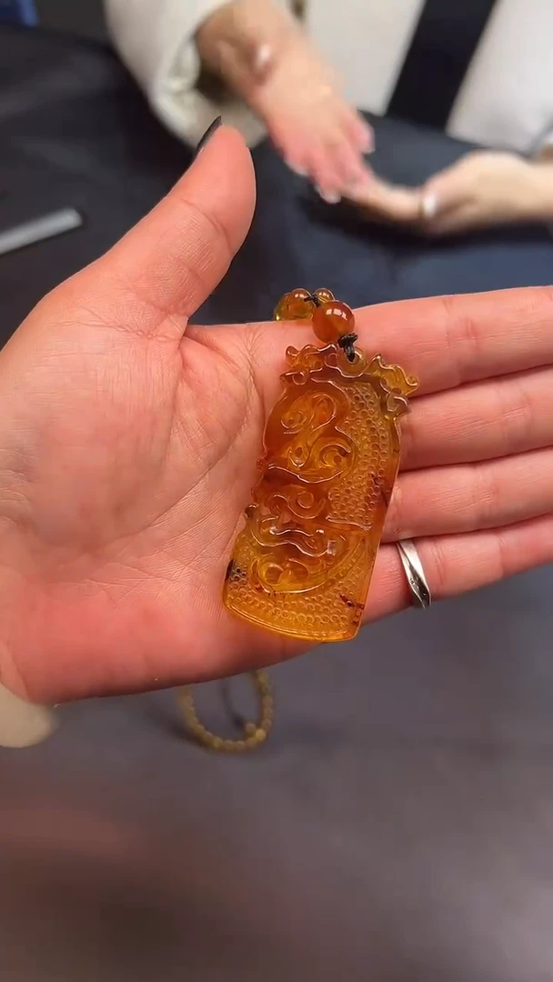琥珀吊坠(赠链)未镶嵌吊坠