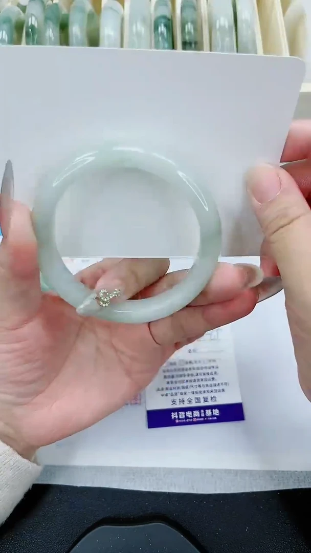 【闪购商品】石英质玉手镯未镶嵌174号/60-61圈