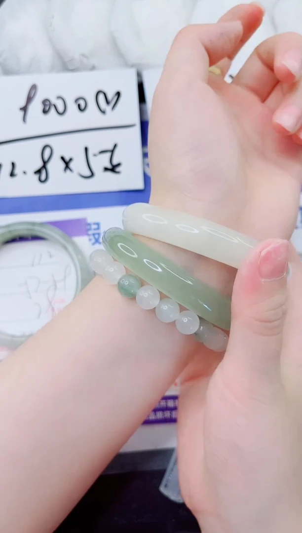 石英质玉手镯未镶嵌113-56