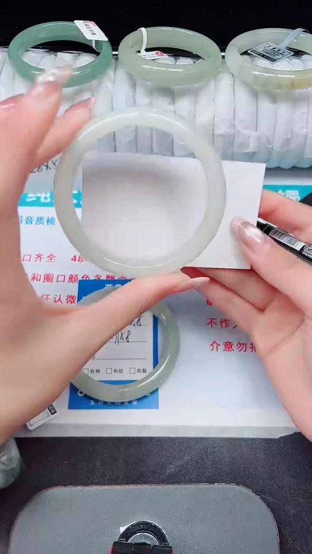 未镶嵌手镯石英质玉133-58/59